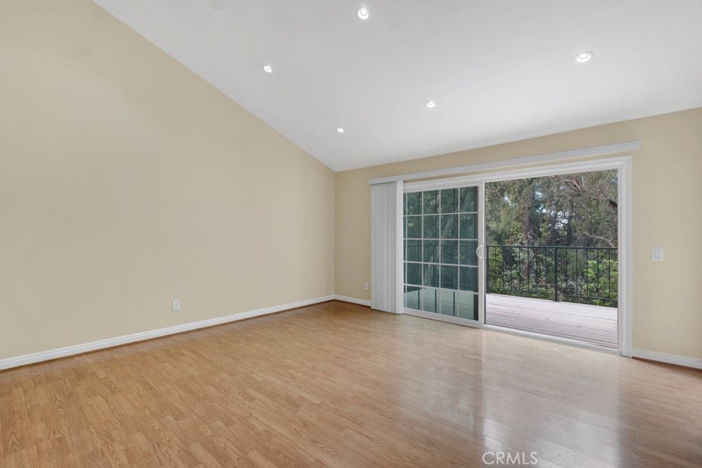 Image 18 of property listing at 11435 Tampa 90, Porter Ranch, CA 91326