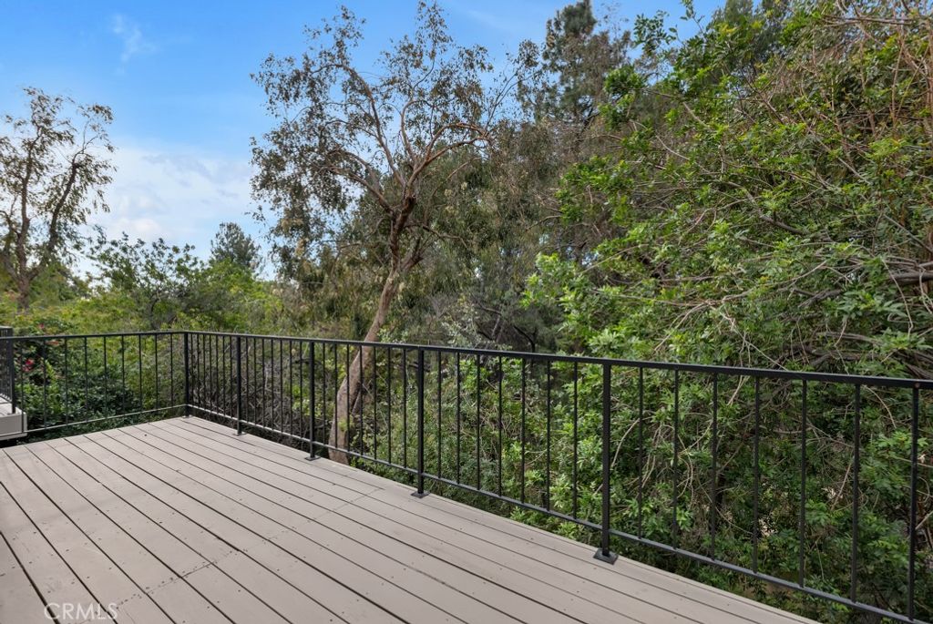 Image 21 of property listing at 11435 Tampa 90, Porter Ranch, CA 91326