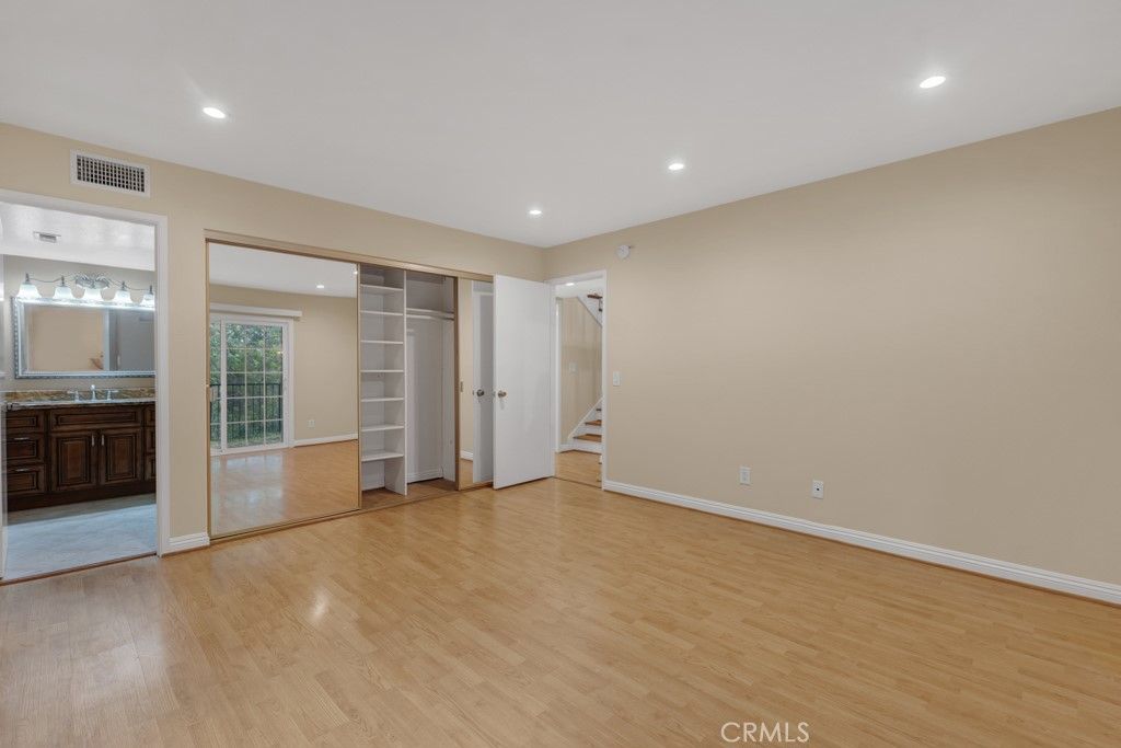 Image 27 of property listing at 11435 Tampa 90, Porter Ranch, CA 91326