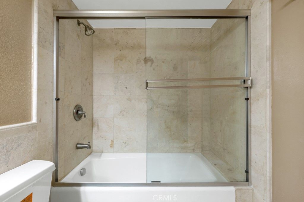 Image 30 of property listing at 11435 Tampa 90, Porter Ranch, CA 91326