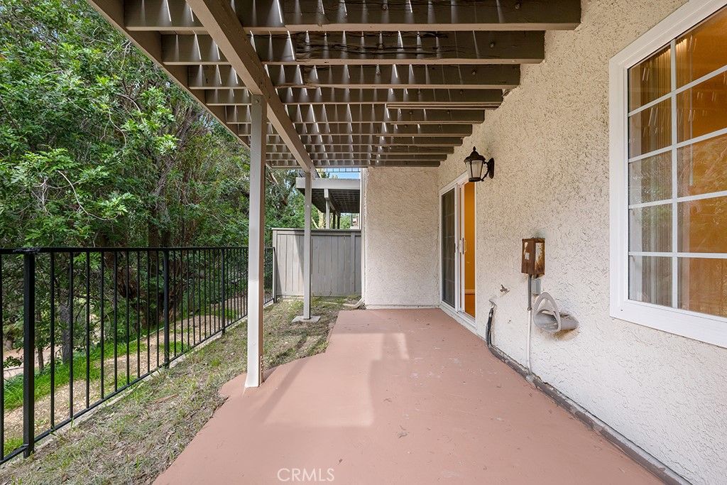 Image 32 of property listing at 11435 Tampa 90, Porter Ranch, CA 91326