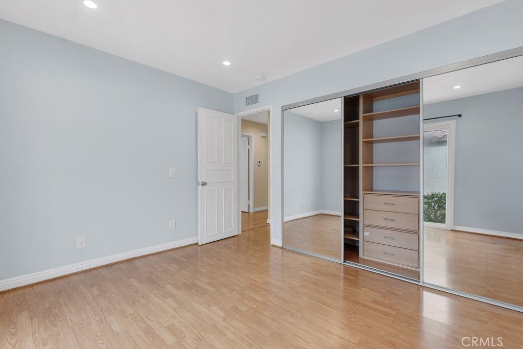 Image 40 of property listing at 11435 Tampa 90, Porter Ranch, CA 91326