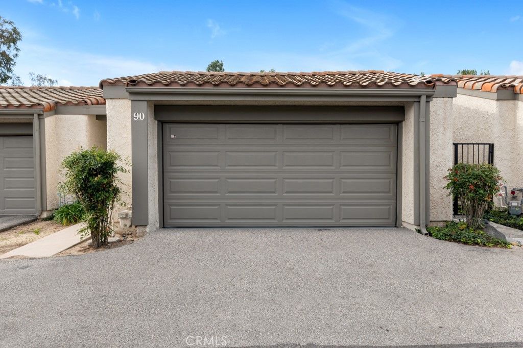 Image 5 of property listing at 11435 Tampa 90, Porter Ranch, CA 91326