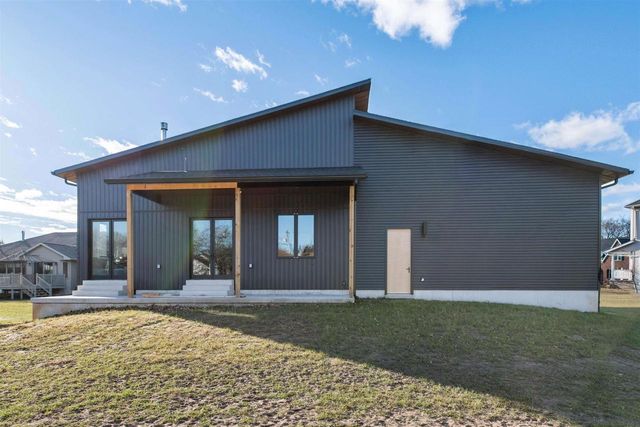 2120 TORI LANE, Marinette, WI 54143