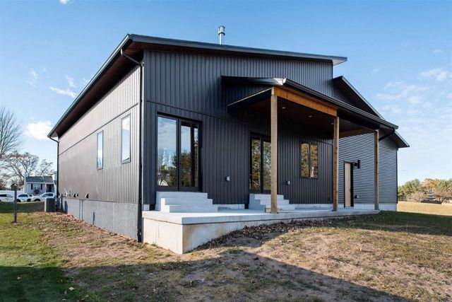 2120 TORI LANE, Marinette, WI 54143