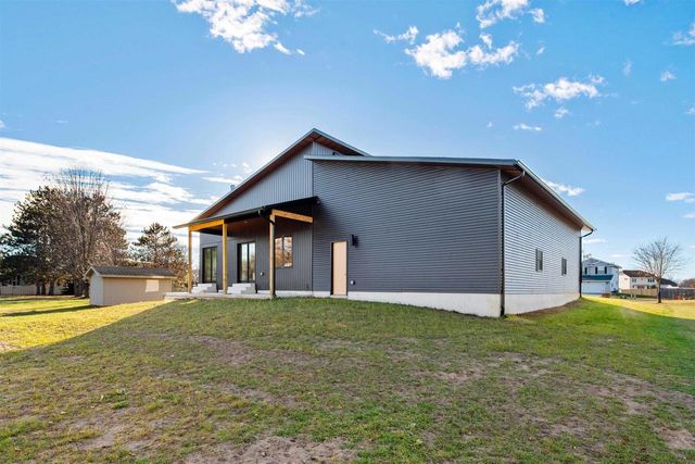 2120 TORI LANE, Marinette, WI 54143