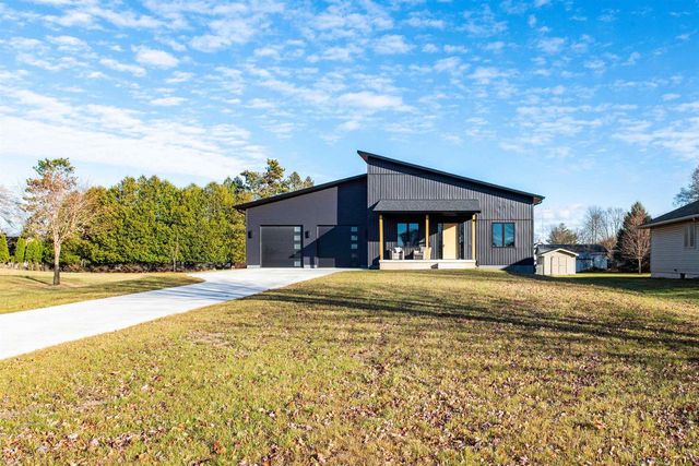 2120 TORI LANE, Marinette, WI 54143