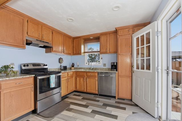 91 Cohasset Rd, Wareham, MA 02532