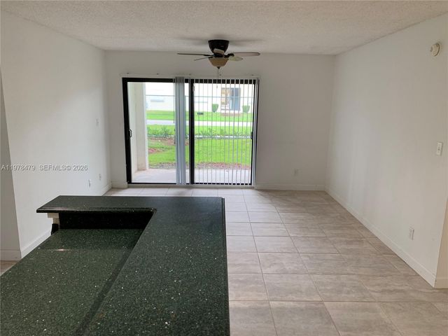 570 S Park Rd 13-6, Hollywood, FL 33021