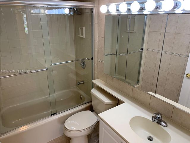 570 S Park Rd 13-6, Hollywood, FL 33021