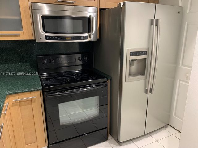 570 S Park Rd 13-6, Hollywood, FL 33021