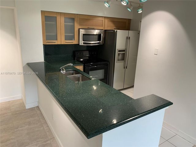 570 S Park Rd 13-6, Hollywood, FL 33021