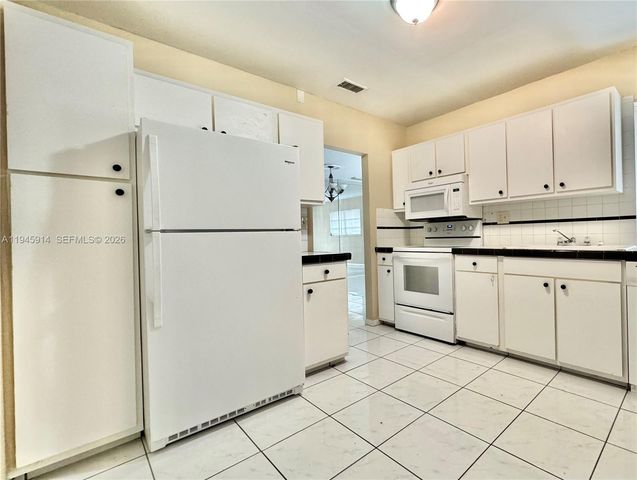 2500 SW 81st Ave 401, Davie, FL 33324