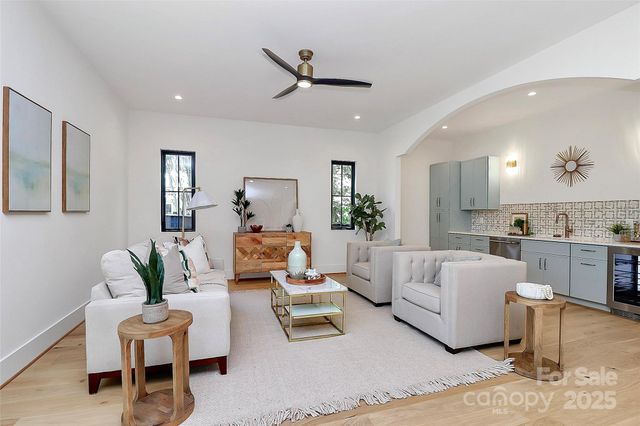 2209 Norcross Place, Charlotte, NC 28205