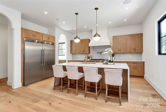 2209 Norcross Place, Charlotte, NC 28205