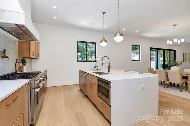 2209 Norcross Place, Charlotte, NC 28205