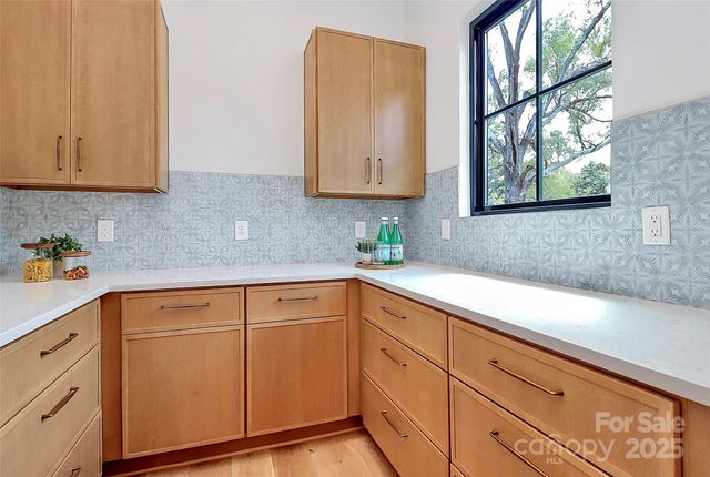2209 Norcross Place, Charlotte, NC 28205