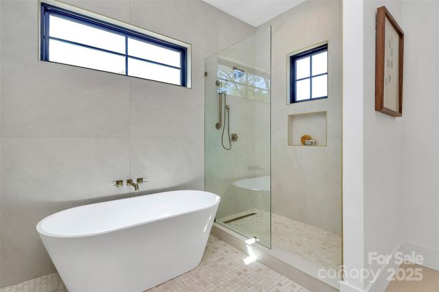 2209 Norcross Place, Charlotte, NC 28205