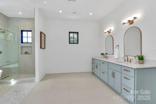 2209 Norcross Place, Charlotte, NC 28205