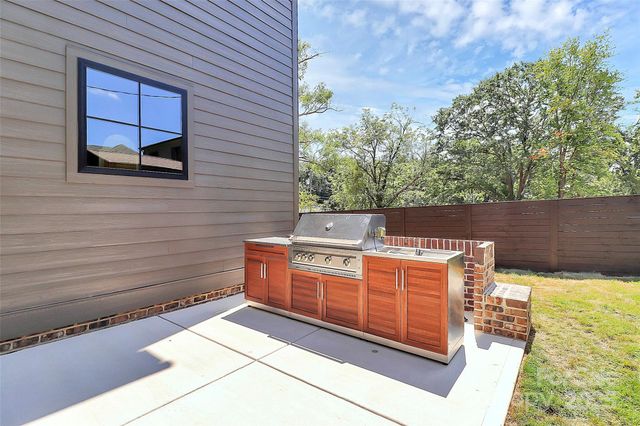 2209 Norcross Place, Charlotte, NC 28205
