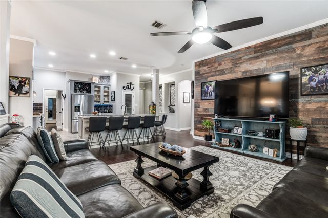 4500 Fox River Trail, Arlington, TX 76017