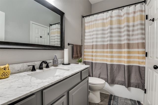 4500 Fox River Trail, Arlington, TX 76017