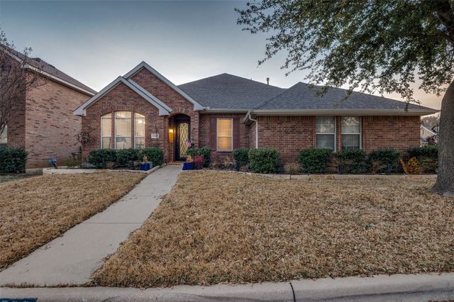 4500 Fox River Trail, Arlington, TX 76017