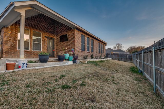 4500 Fox River Trail, Arlington, TX 76017