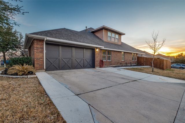4500 Fox River Trail, Arlington, TX 76017