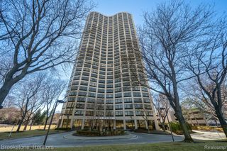 5000 Town Center Drive Ste # 2301, Southfield, MI 48075