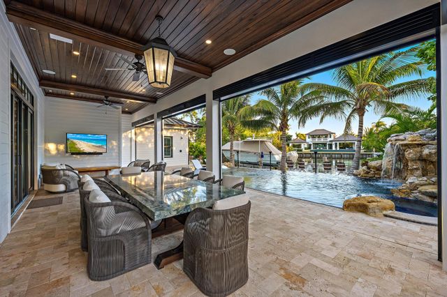 942 Pompano Drive, Jupiter, FL 33458