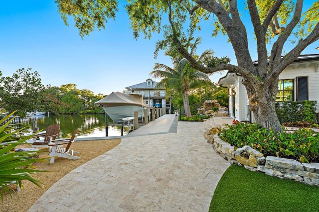 942 Pompano Drive, Jupiter, FL 33458