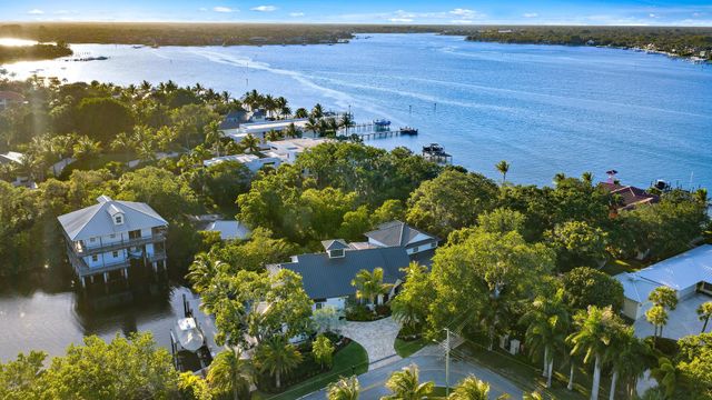 942 Pompano Drive, Jupiter, FL 33458