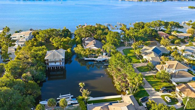 942 Pompano Drive, Jupiter, FL 33458