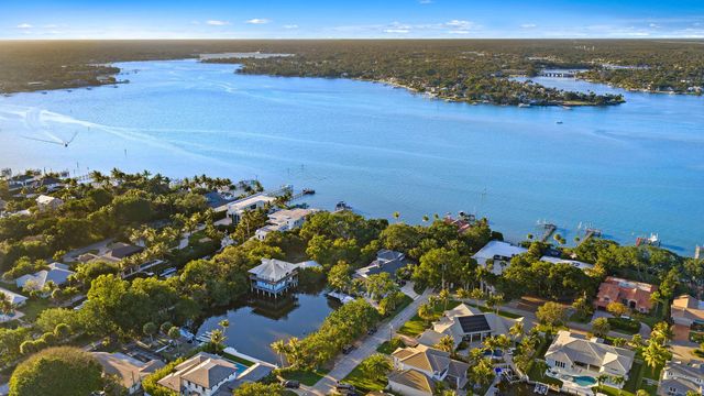 942 Pompano Drive, Jupiter, FL 33458