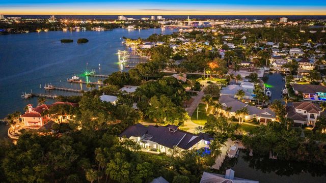 942 Pompano Drive, Jupiter, FL 33458