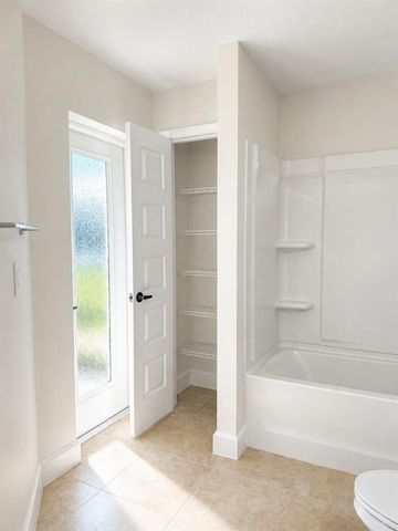 2807 SW East Louise Circle, Port St. Lucie, FL 34953