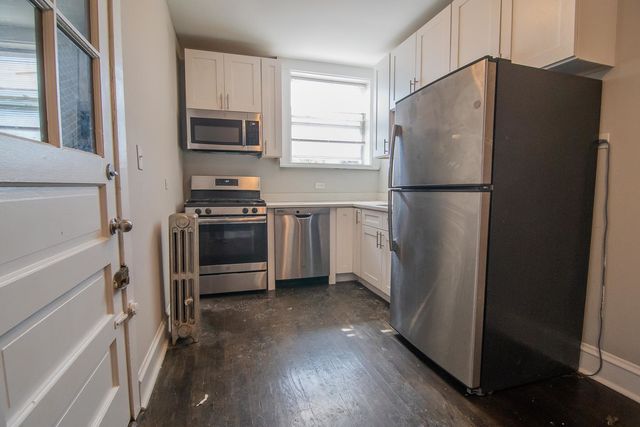 2445 W Rosemont Avenue 3, Chicago, IL 60659