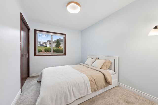 10735 45th Avenue N, Plymouth, MN 55442