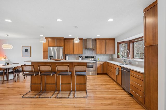 10735 45th Avenue N, Plymouth, MN 55442