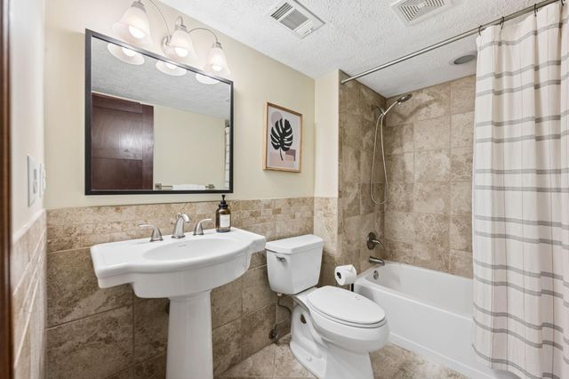 10735 45th Avenue N, Plymouth, MN 55442