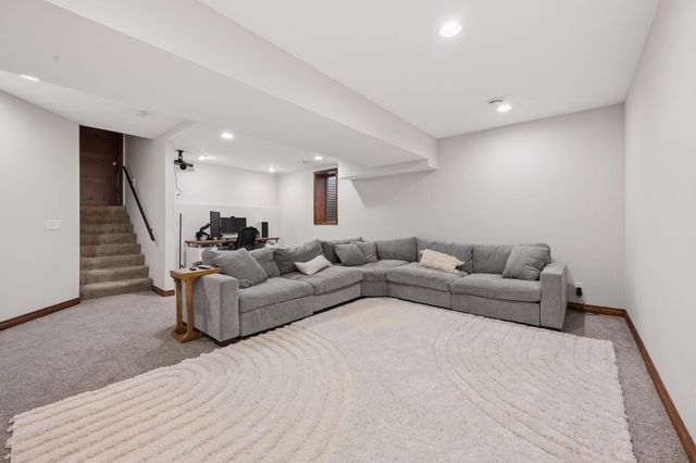 10735 45th Avenue N, Plymouth, MN 55442