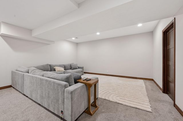 10735 45th Avenue N, Plymouth, MN 55442