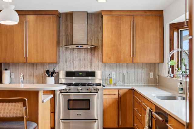 10735 45th Avenue N, Plymouth, MN 55442