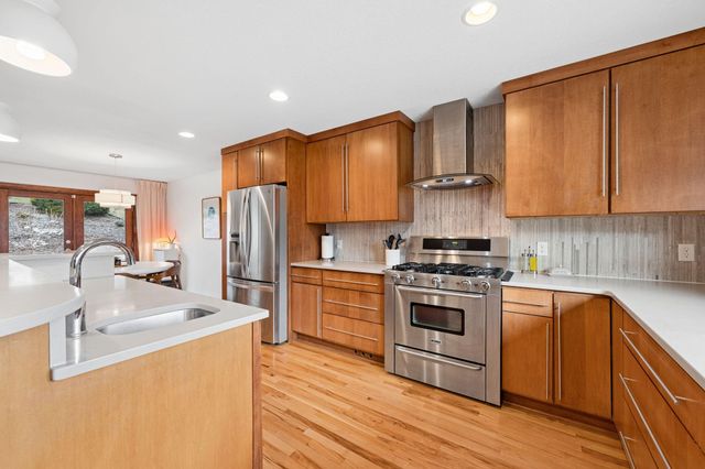 10735 45th Avenue N, Plymouth, MN 55442