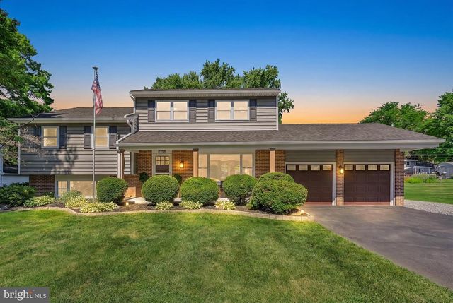 1842 LONGVIEW DR, Lancaster, PA 17601