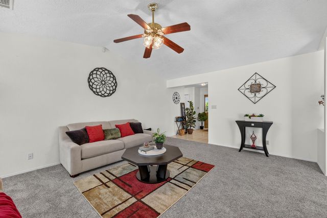 7221 Sunlight Peak Drive NE, Rio Rancho, NM 87144