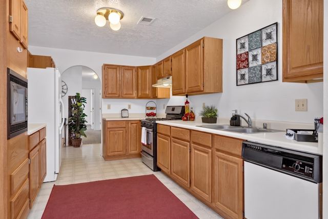 7221 Sunlight Peak Drive NE, Rio Rancho, NM 87144