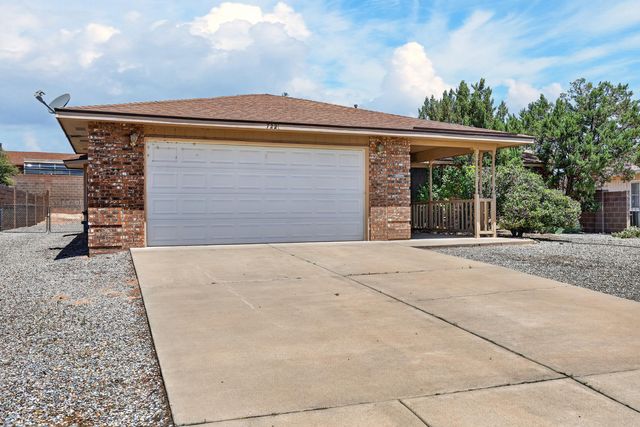 7221 Sunlight Peak Drive NE, Rio Rancho, NM 87144