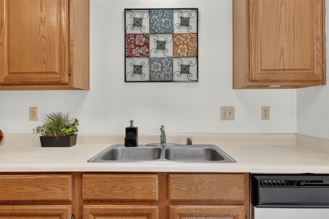 7221 Sunlight Peak Drive NE, Rio Rancho, NM 87144